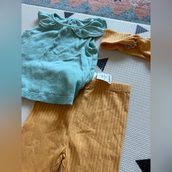 First impressions|Baby girl Aqua Top and Mustard ribbed Leggings + headband••• - Picture 2 of 5